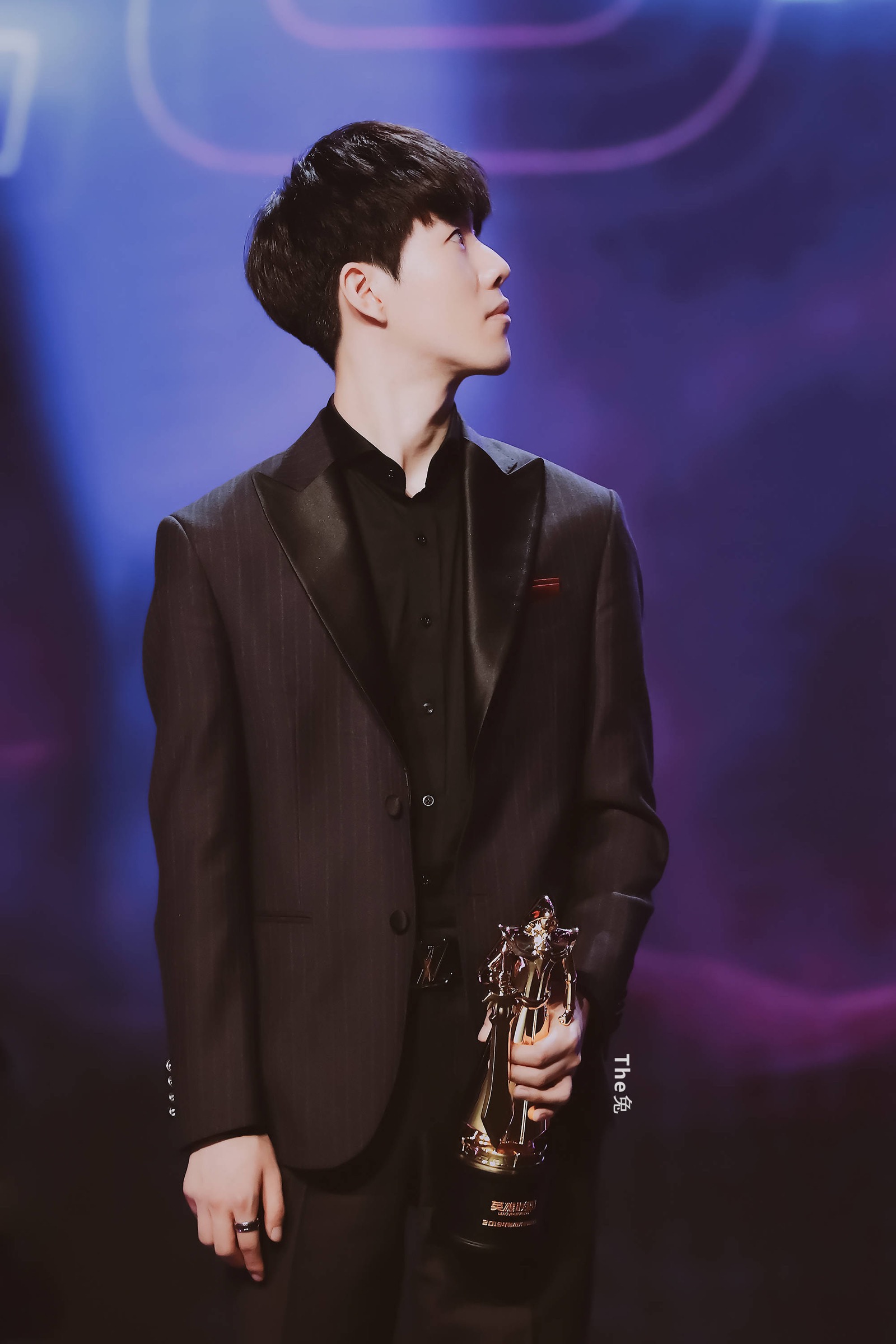 往往是左右 往往是左右