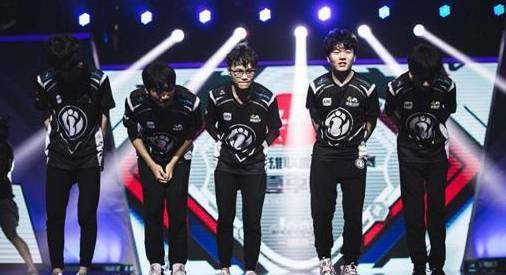 宁王直播怒喷厂长，这BP做得太臭了，劝他别当教练了